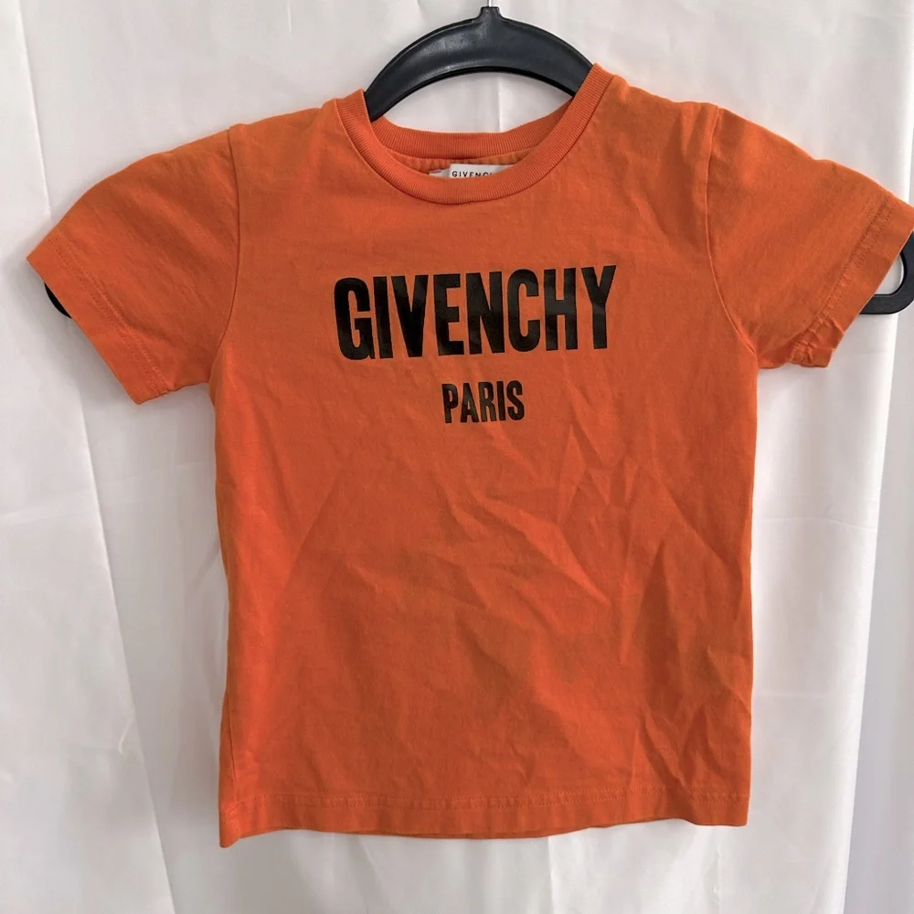Givenchy - Picture 1 of 3